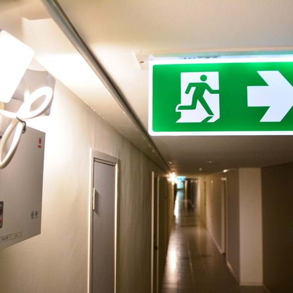 THE IMPORTANCE OF EMERGENCY LIGHTING IN COMMERCIAL BUILDINGS