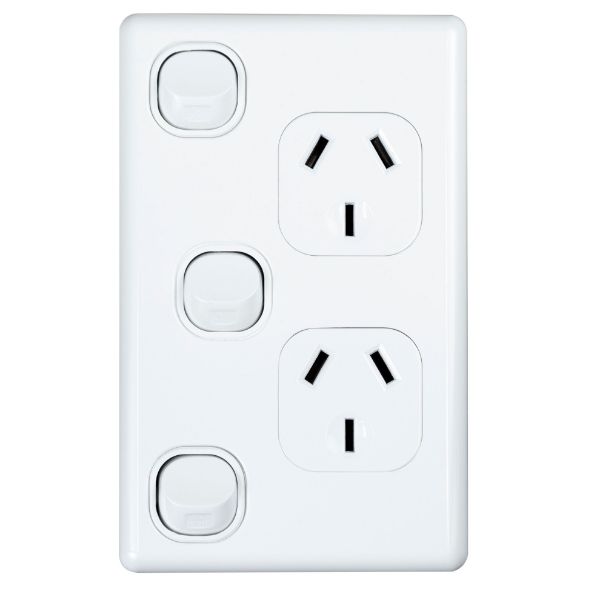 Tradesave Socket 10A Double Vertical & Extra 16A Switch White