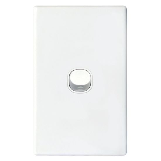 Tradesave 16A 2-Way Vertical 1 Gang Switch Moulded In Flame Resistant