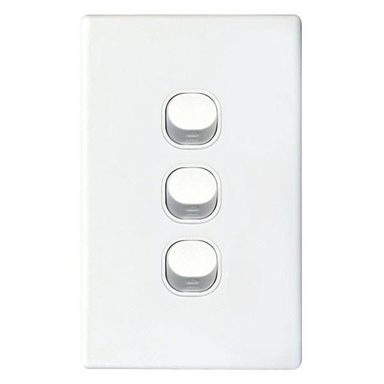 Tradesave 16A 2-Way Vertical 3 Gang Switch Moulded In Flame Resistant