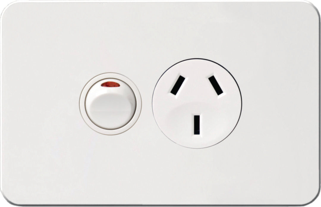Hager Silhouette 10A Socket Horz + Shutter Matt White