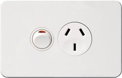 Hager Silhouette 10A Socket Horz + Shutter Matt White