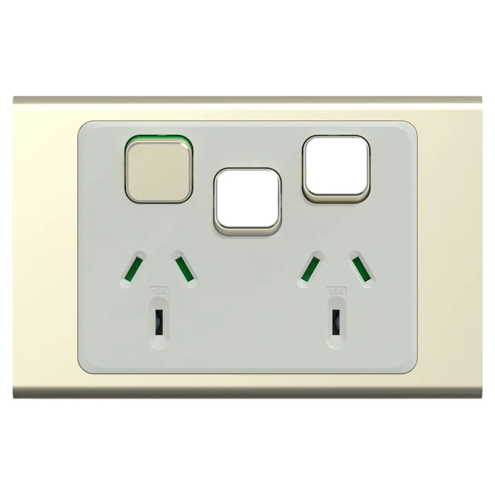 Iconic Socket Sw Horiz Twin with Extra SW Crowne