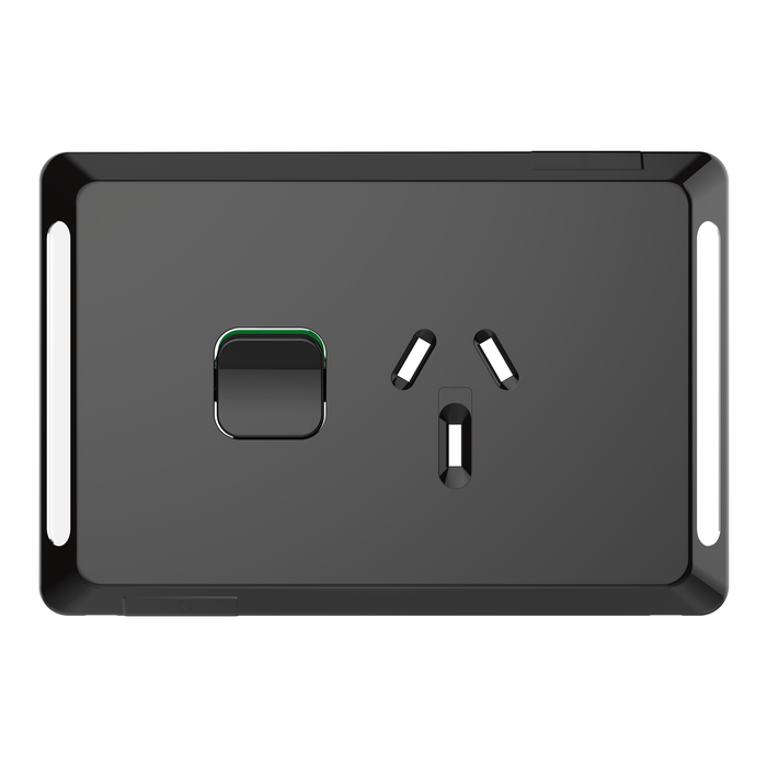 Iconic Skin Socket Sw Horiz Single 10A 250V BK