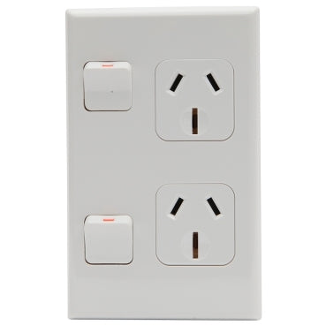 Pdl Switched Socket 600 15A Double Vertical White
