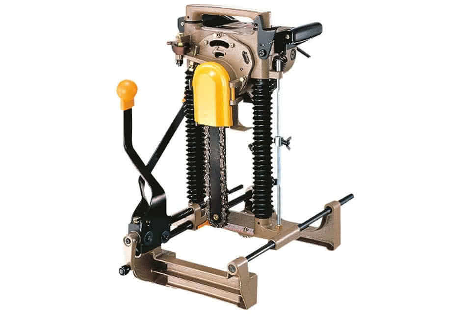 Makita Chain Mortiser 1,140w, 3,200rpm, max hole width 80mm,