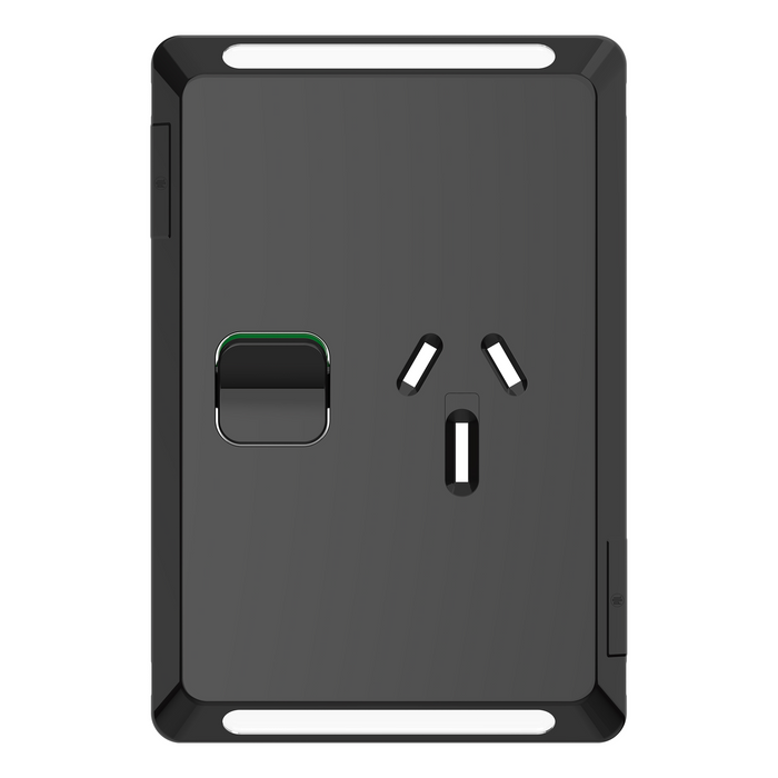 Iconic Skin Socket Sw Vert Single 15A 250V BK