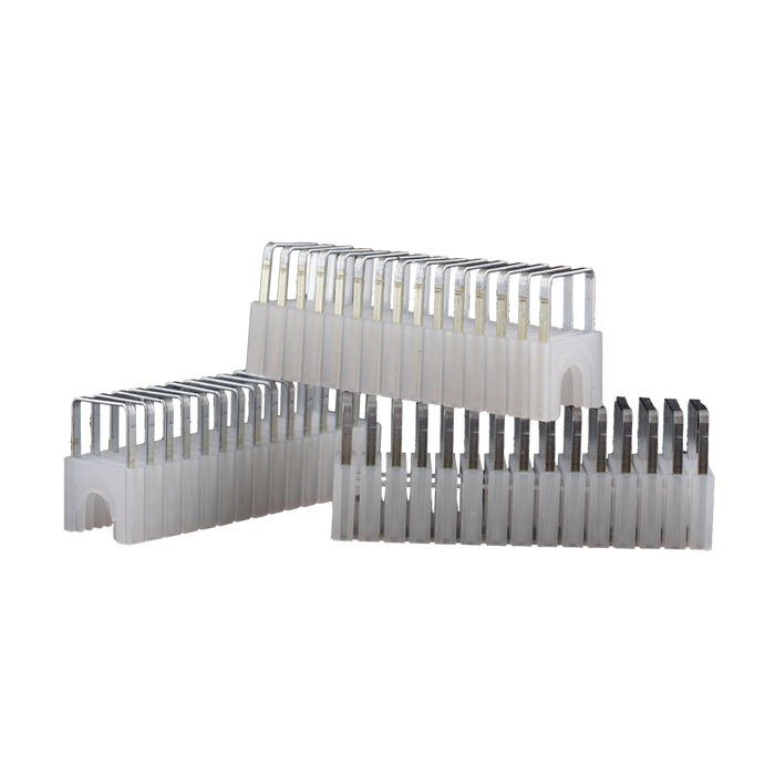 1/4'x1/4' INS STAPLES-CLEAR